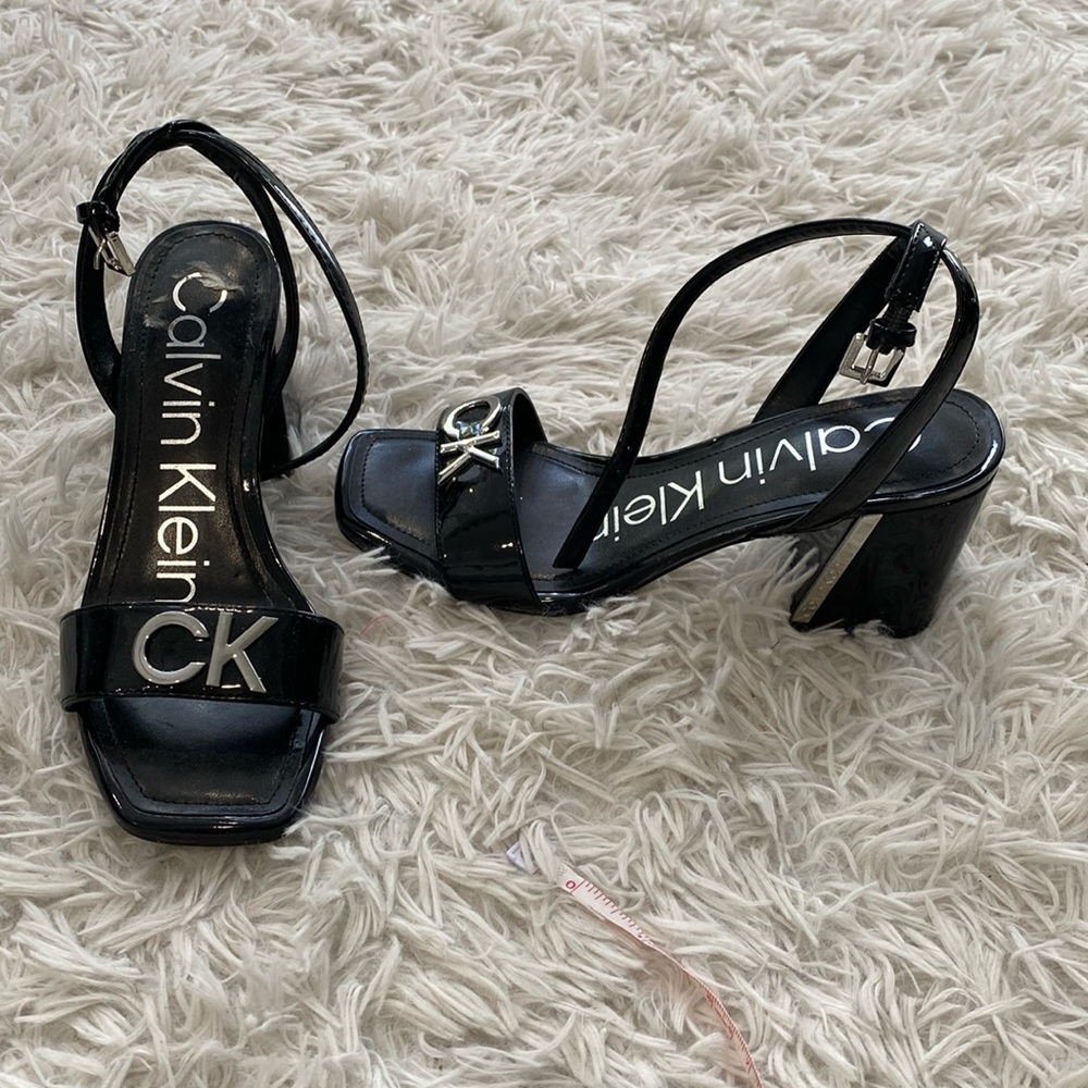 CALVIN KLEIN PATENT BLACK BLOCK HEEL ANKLE STRAP SANDALS